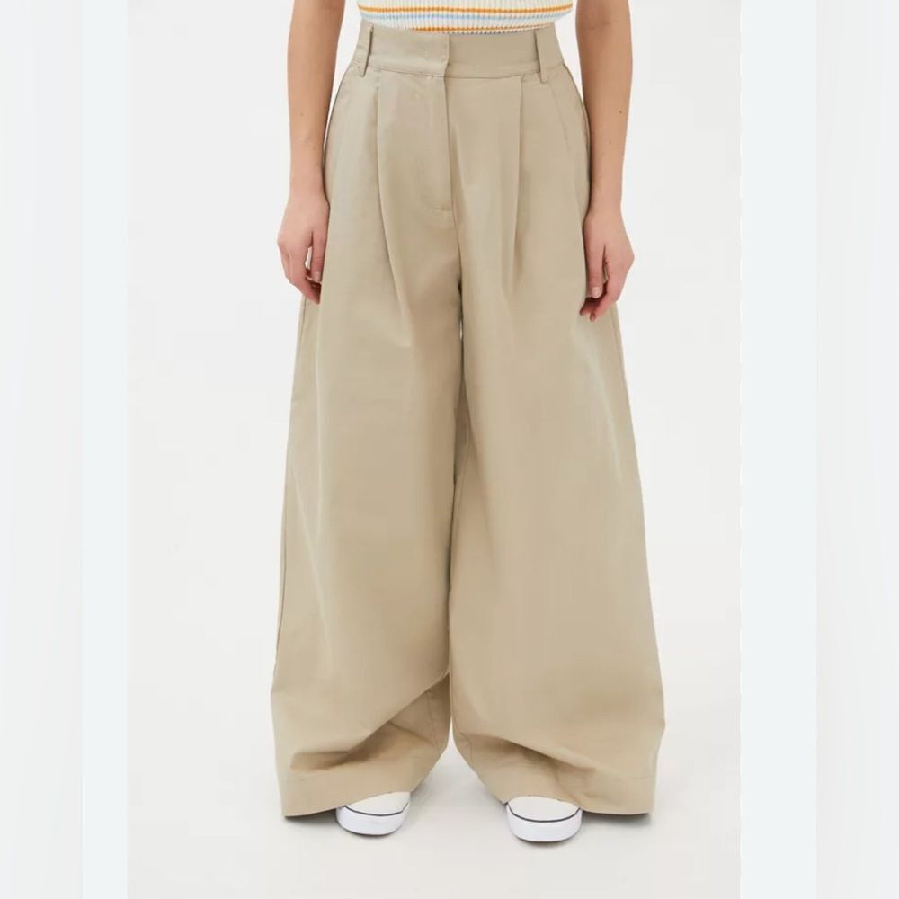 NWT Urban Outfitters Beige Wide-Leg Pants